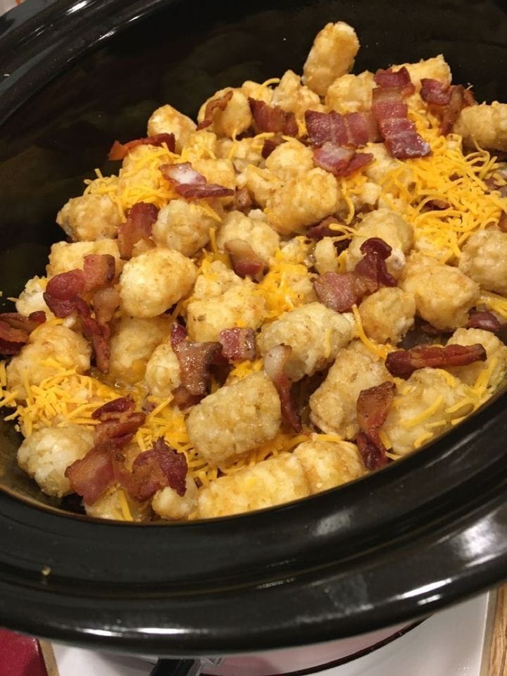 CROCK POT CHEESY CHICKEN TATER TOT CASSEROLE