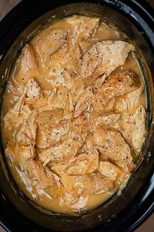 SLOW COOKER CHICKEN BREASTS WITH GRAVY