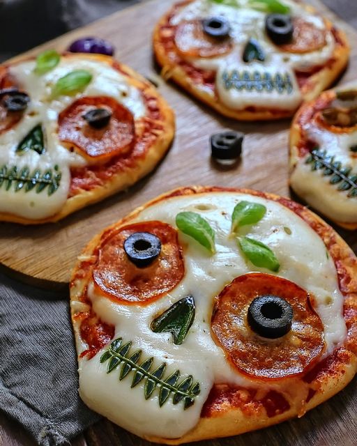 Halloween Pizza Skulls