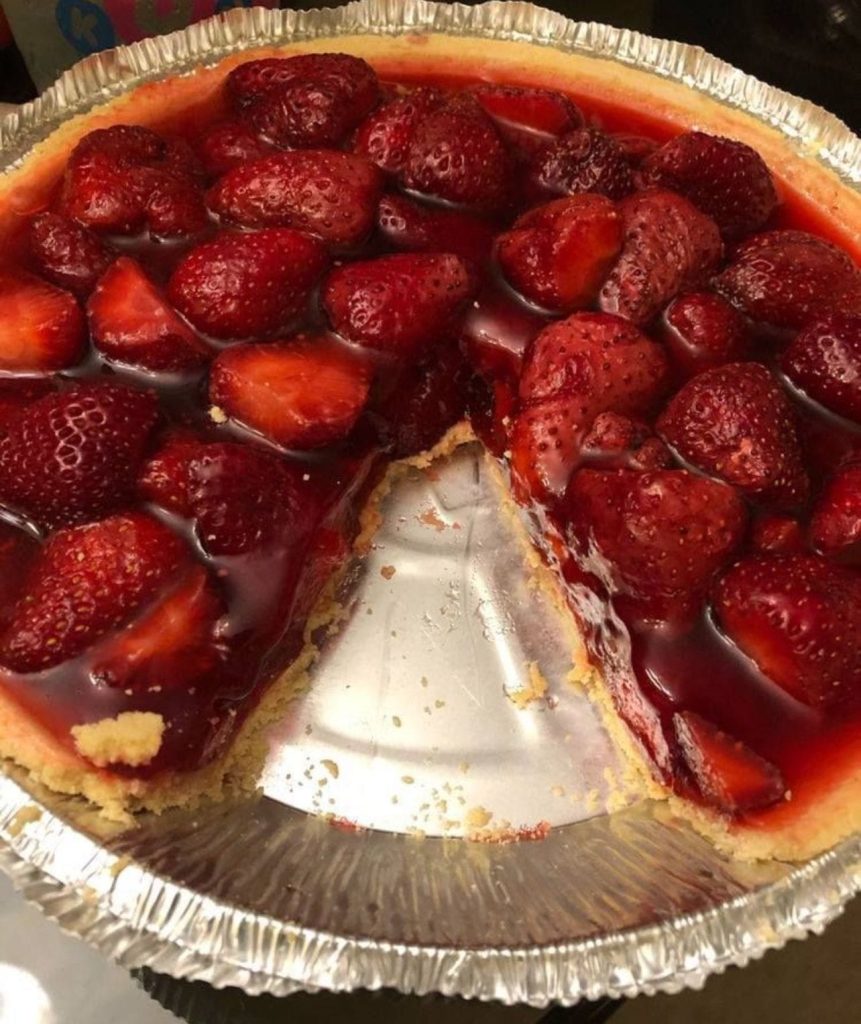  Big Boy’s Fresh Strawberry Pie 