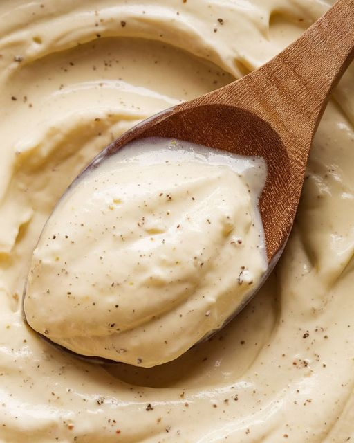 Creamy Garlic Herb Sauce: A Versatile Delight